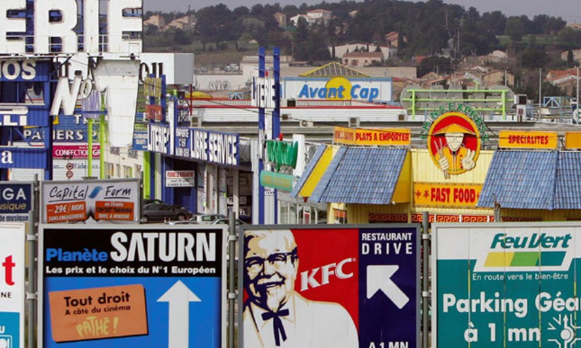 Pour réduire drastiquement le nombre de panneaux publicitaires dans nos communes