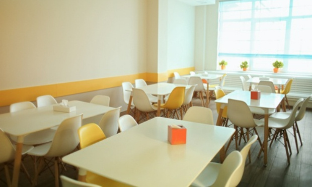 Pour la création d'une salle où manger dans le lycée pour les externes qui ne veulent pas manger à la cantine