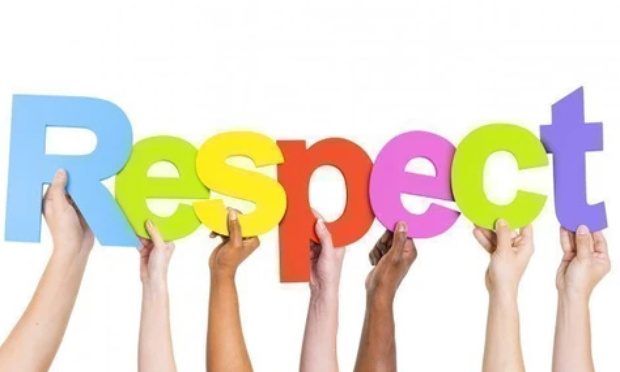 NON À LA VIANDE IMPOSÉE DANS L'ASSIETTE A LA CANTINE