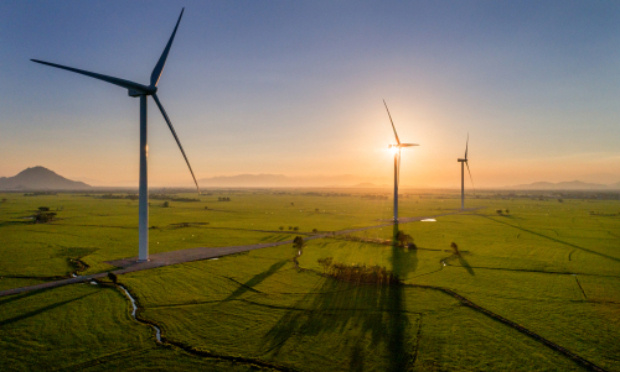 ARRÊT IMMÉDIAT D'IMPLANTATION DES ÉOLIENNES SUR LE SOL FRANÇAIS