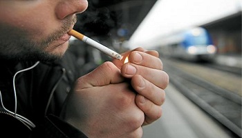 Pour que l'interdiction de fumer sur les quais soit respectée