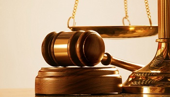 Enfant en détresse : laissez-le à sa mère !