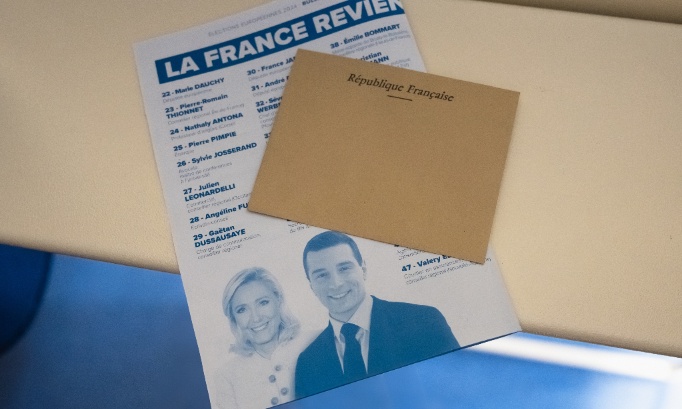 Que Macron s'en aille ,vive marine le pen !