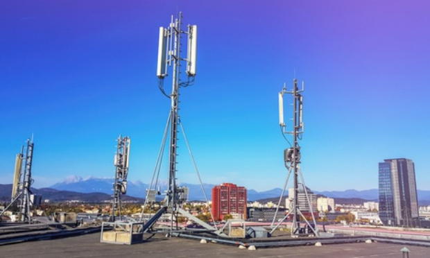 Non au projet d'installation de 6 antennes relais 5g sur le toit d'un immeuble à Nantes