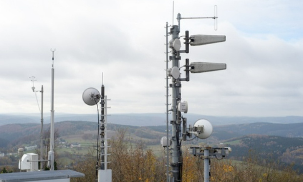 Non aux 26 antennes de téléphonie mobile dans une rue résidentielle de Villejuif