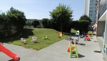 Non à la fermeture de la crèche Poisson d'Avril !