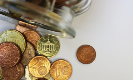 Engageons-nous POUR l'éducation financière dans les programmes scolaires.