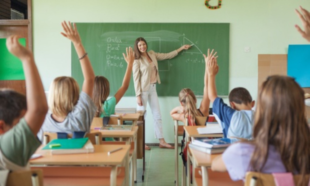 Remplacement de Mme Estanouse