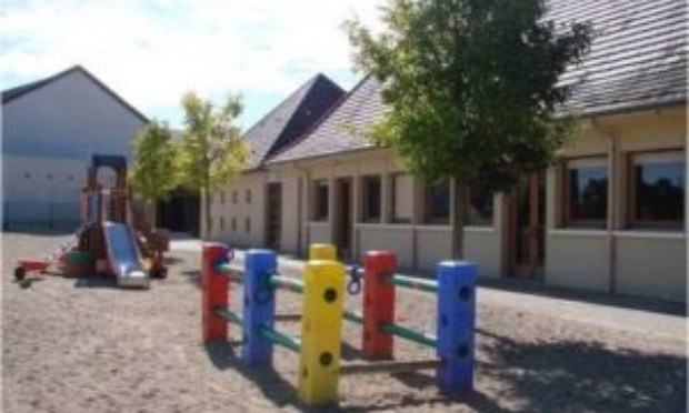 Non à la fermeture d'une classe à l'école maternelle de Bourbon l'Archambault