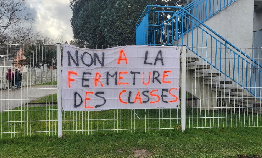 Non à la fermeture des classes !