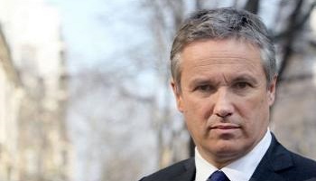Pour que Nicolas Dupont-Aignan s'excuse auprès de la Guyane