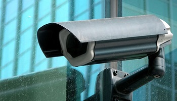 Contre la video-surveillance intrusive et les voisins vigilants !