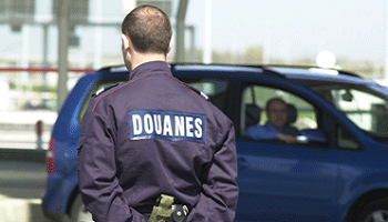 La fermeture immédiate des frontières françaises