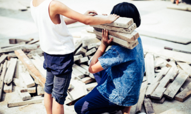 Pour le financement des élections des politiciens américains avec des sommes d’argent venant du travail forcé