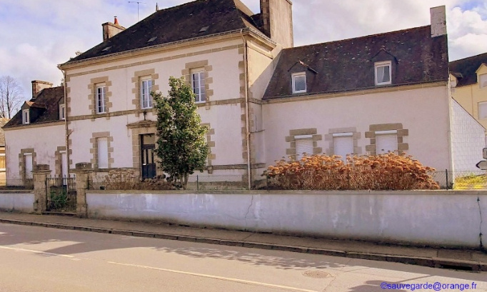 Pour l'achat par la municipalité de l'ancienne 