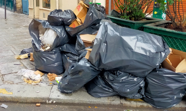 STOP AUX DECHETS ET STATIONNEMENTS GÊNANTS !