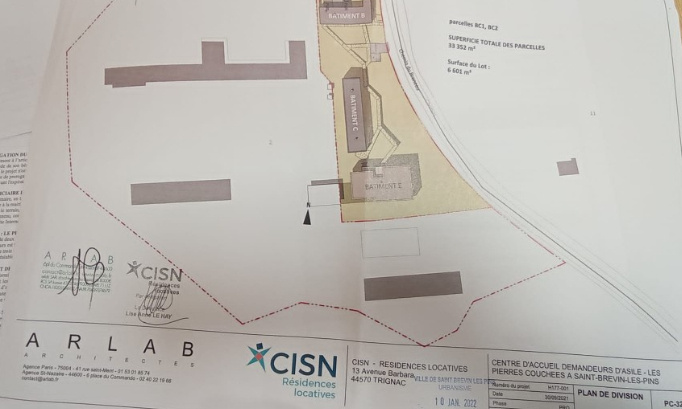Pour l'annulation du projet de réhabilitation, la démolition et la construction de logements à proximité de l'école !