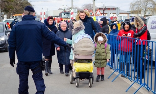 STOP AU RACISME A LA FRONTIÈRE UKRAINIENNE !