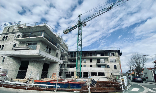 Non à la construction de 2 immeubles de quatre étages sur une zone boisée !