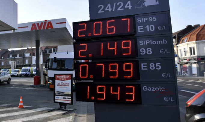 Pour le blocage du prix de l'essence !