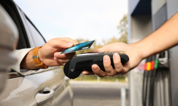 NON à la Hausse du prix des Carburants, OUI à la baisse de la taxe sur les produits pétroliers