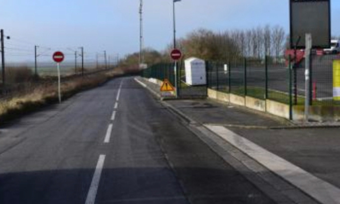 Pour le retrait des panneaux sens interdit à la déchèterie de Fenain/Erre