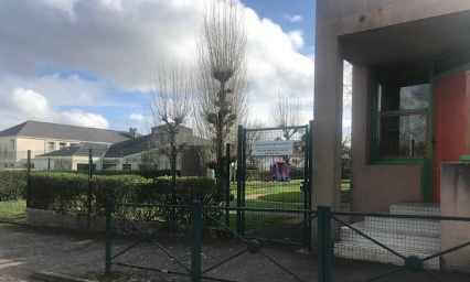 Non au projet de transformer le jardin de l’ancienne crèche en parking.  Oui au maintien d’une qualité de vie décente pour nos enfants scolarisés au Soleil Levant