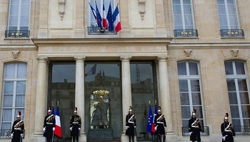 Une loi pour garantir le mandat unique au service du peuple.