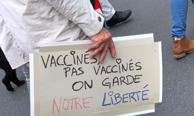 Pour la réintégration du personnel soignant non vacciné comme en Angleterre