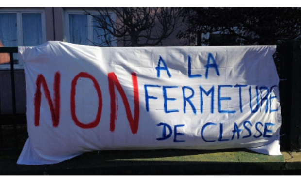 NON à la fermeture de classe au collège Voltaire