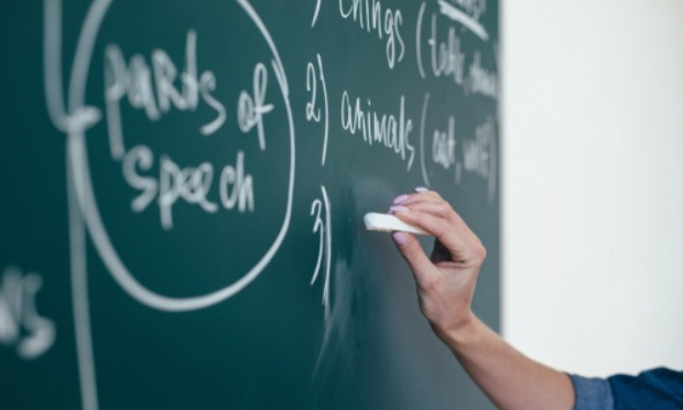 Pour garder notre professeur M.Henry !