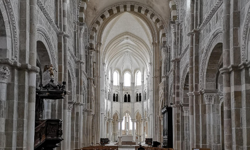 Libérer Vézelay de l'occupation gauchiste.