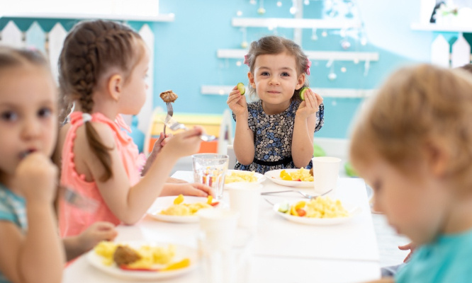 Non au nouveau règlement de la cantine scolaire injuste pour nos enfants