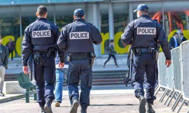 Soutien au policier mis en examen en ayant sauv&eacute; la vie de ses coll&egrave;gues et la sienne