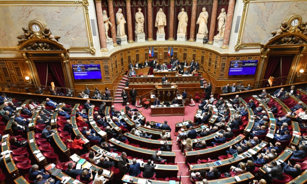 Pour l'instauration d'un unique septennat et de la proportionnelle dès les prochaines élections