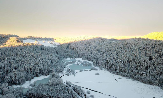 Non aux parcs éoliens dans le haut-bugey / plateau de retord