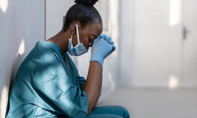 Hôpital public et urgences : le naufrage du Titanic