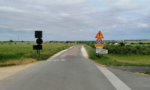 Maintenir la liaison Beauvoir-Moulinet (D30) et refaire la route de la rue de Montauban