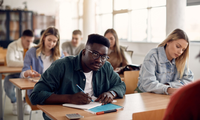 Pour que Mr Tharin reste notre prof de maths