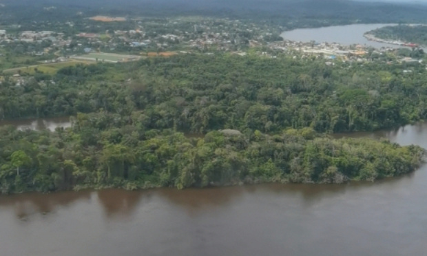 Pour la prise de mesures concernant les conditions de voyage à l'intérieur de la Guyane