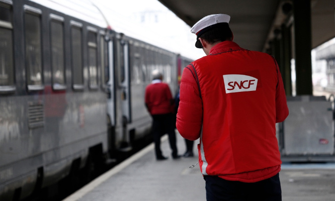 Non à la suppression du pass TER pour les 15-25 ans (juillet et août)