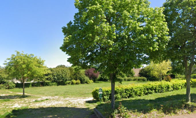 Pour la création d'un parc canin clôturé à Louveciennes