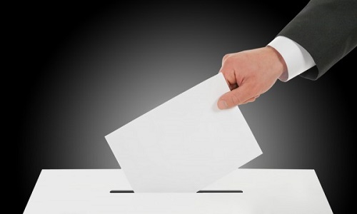 voter blanc à une élection, c'est un vote exprimée cela veut dire que les candidats déclarés n'intéressent personne