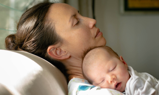 Pour l'allongement du congé maternité en France