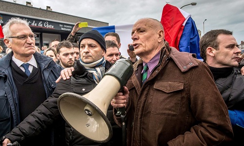Toutes et tous avec le Général  Christian Piquemal