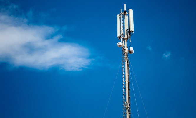 Non à l'implantation d'une antenne 5G à Vals-près-le-Puy !