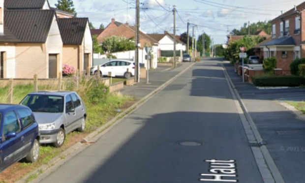Pour l'installation de ralentisseurs dans la rue d'en Haut (Raismes - Petite Forêt)