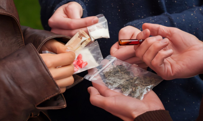 Pour la suppression des allocations pour les parents des délinquants mineurs !