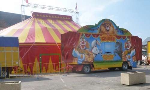 Le cirque Europa hors de notre ville !
