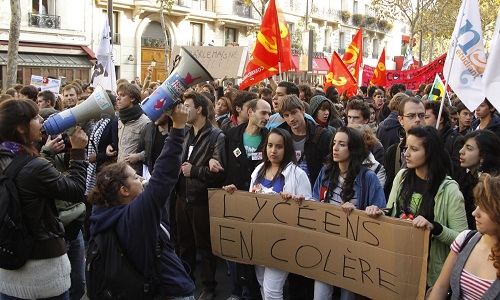 Portons plainte contre cette odieuse manipulation de nos jeunes.